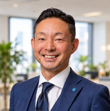 板倉 智康